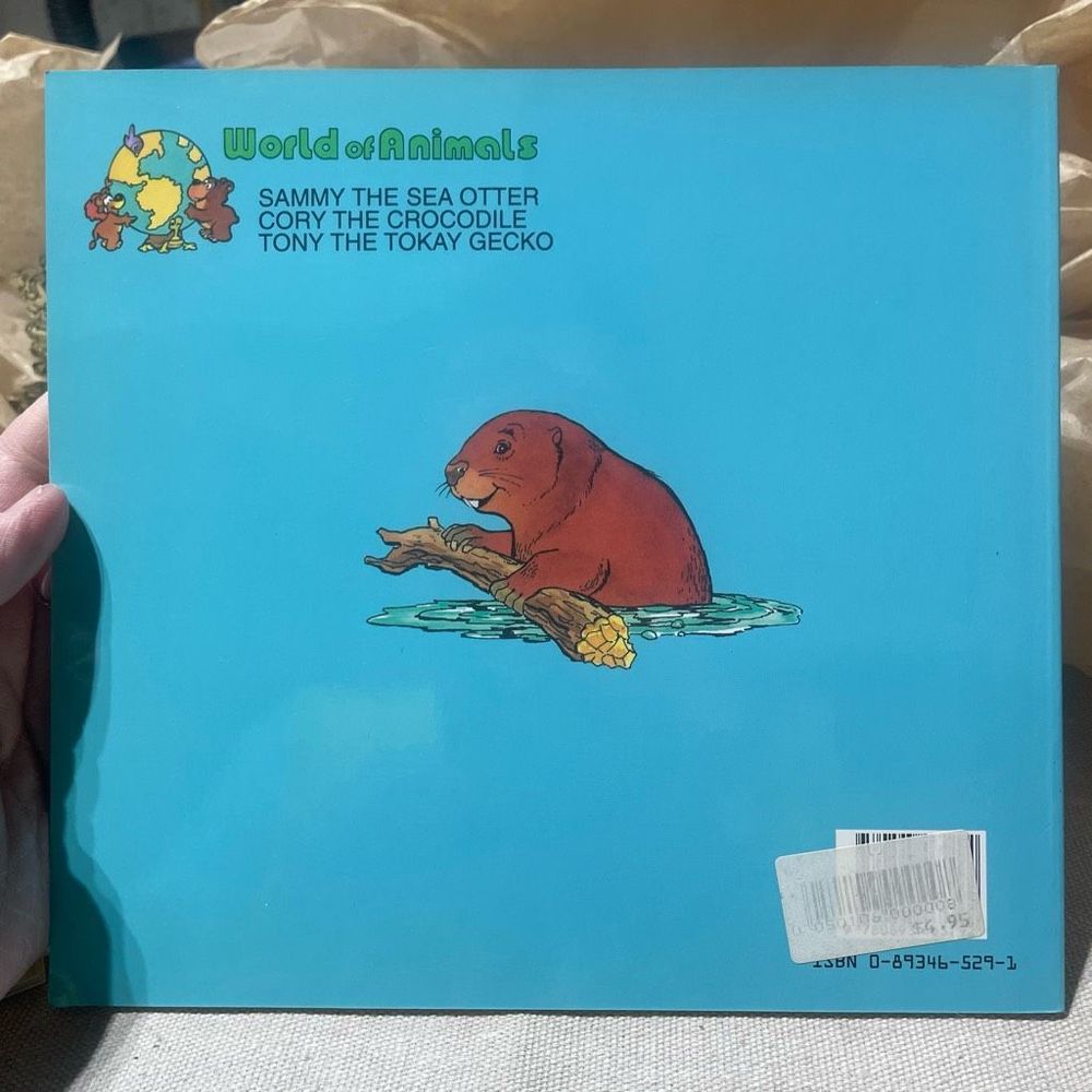 New Vintage World of Animals Buddy the Beaver Paperback written by John Storms - Picture 2 of 8